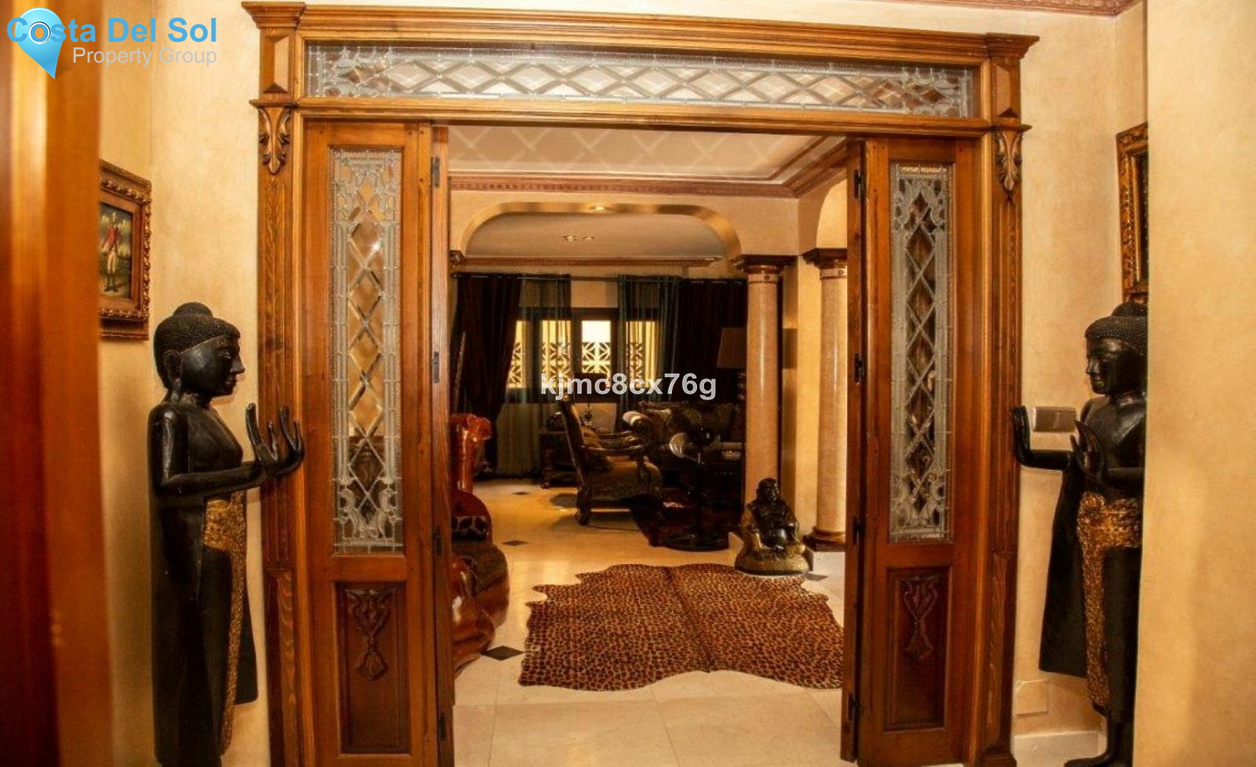 Detached Villa in Nueva Andalucía-1395207