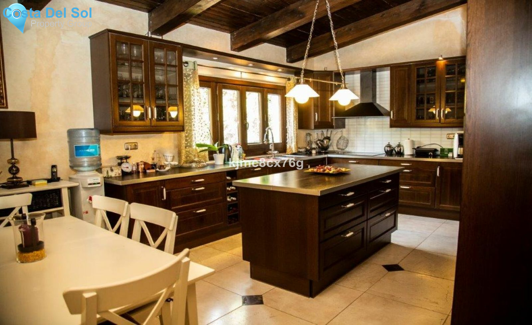 Detached Villa in Nueva Andalucía-1395212