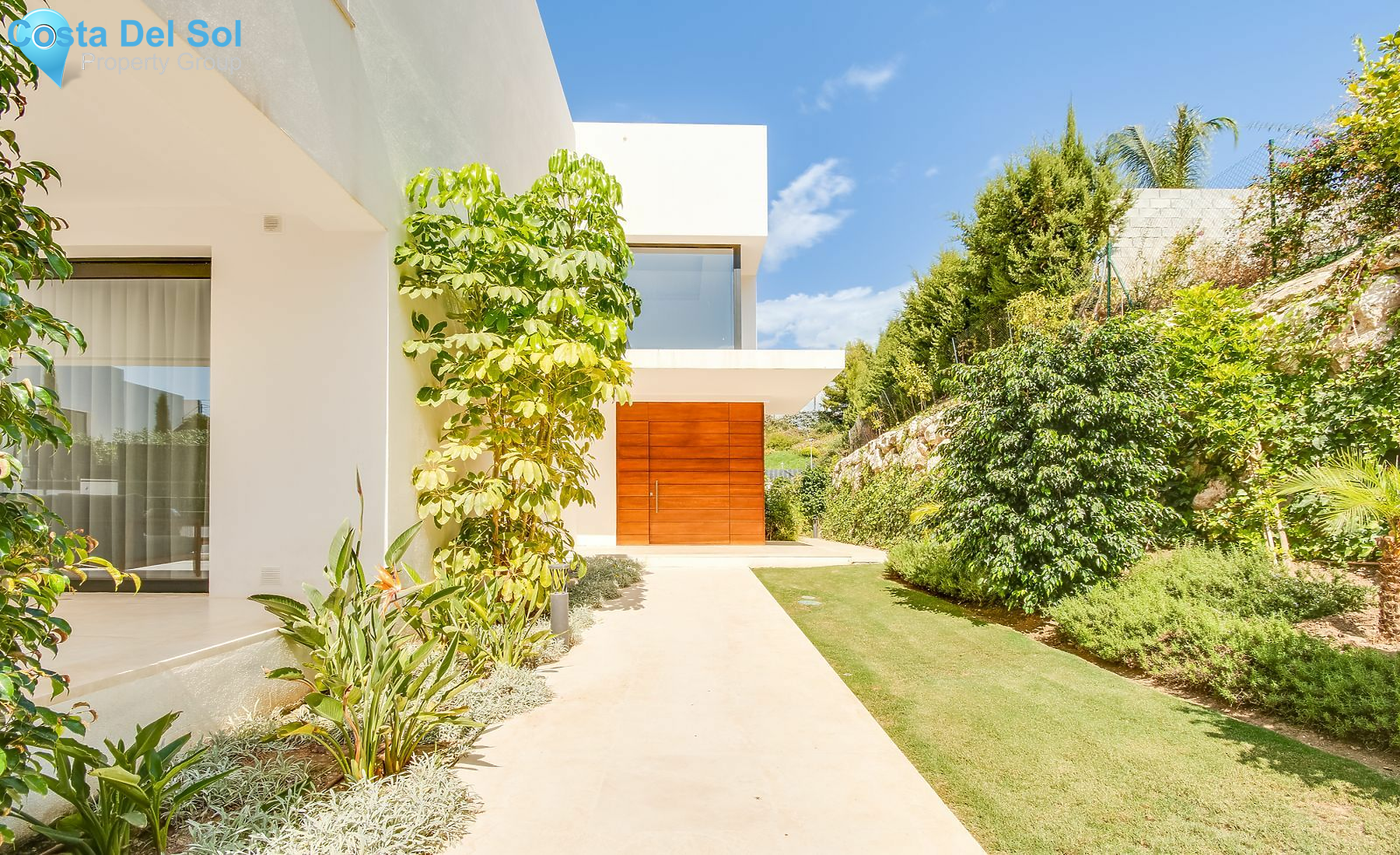 Detached Villa in Nueva Andalucía-1489341