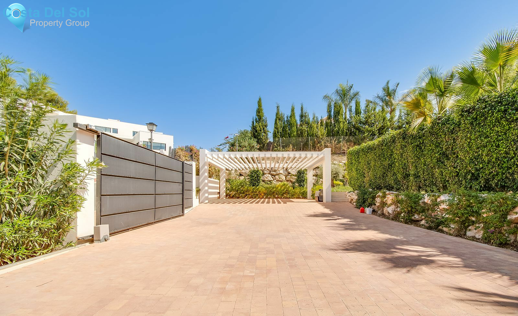 Detached Villa in Nueva Andalucía-1489340