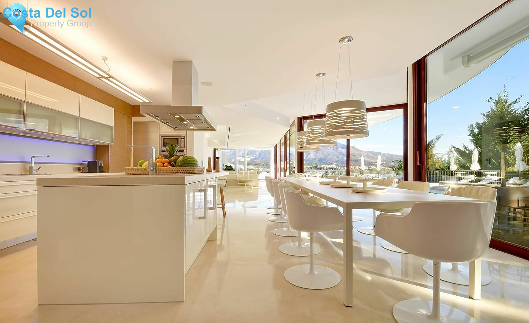 Detached Villa in Nueva Andalucía-1546036