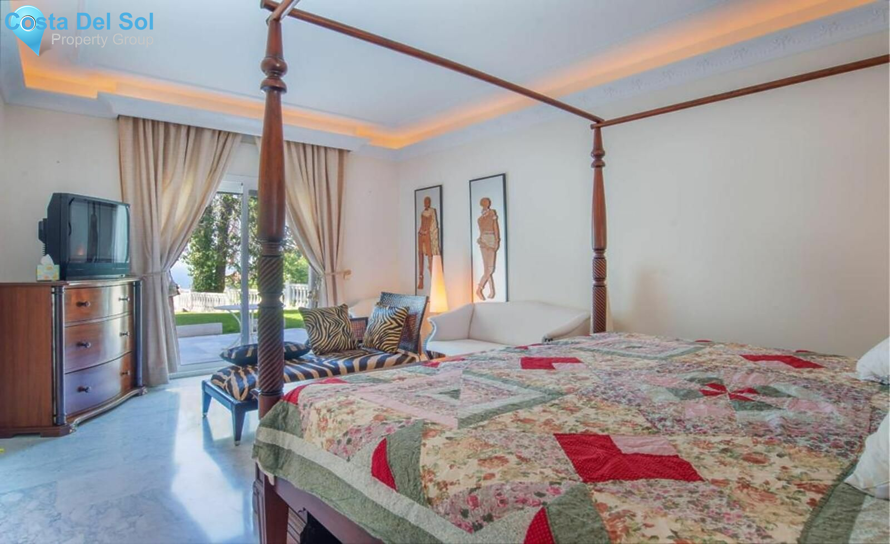 Detached Villa in Sierra Blanca-1136514