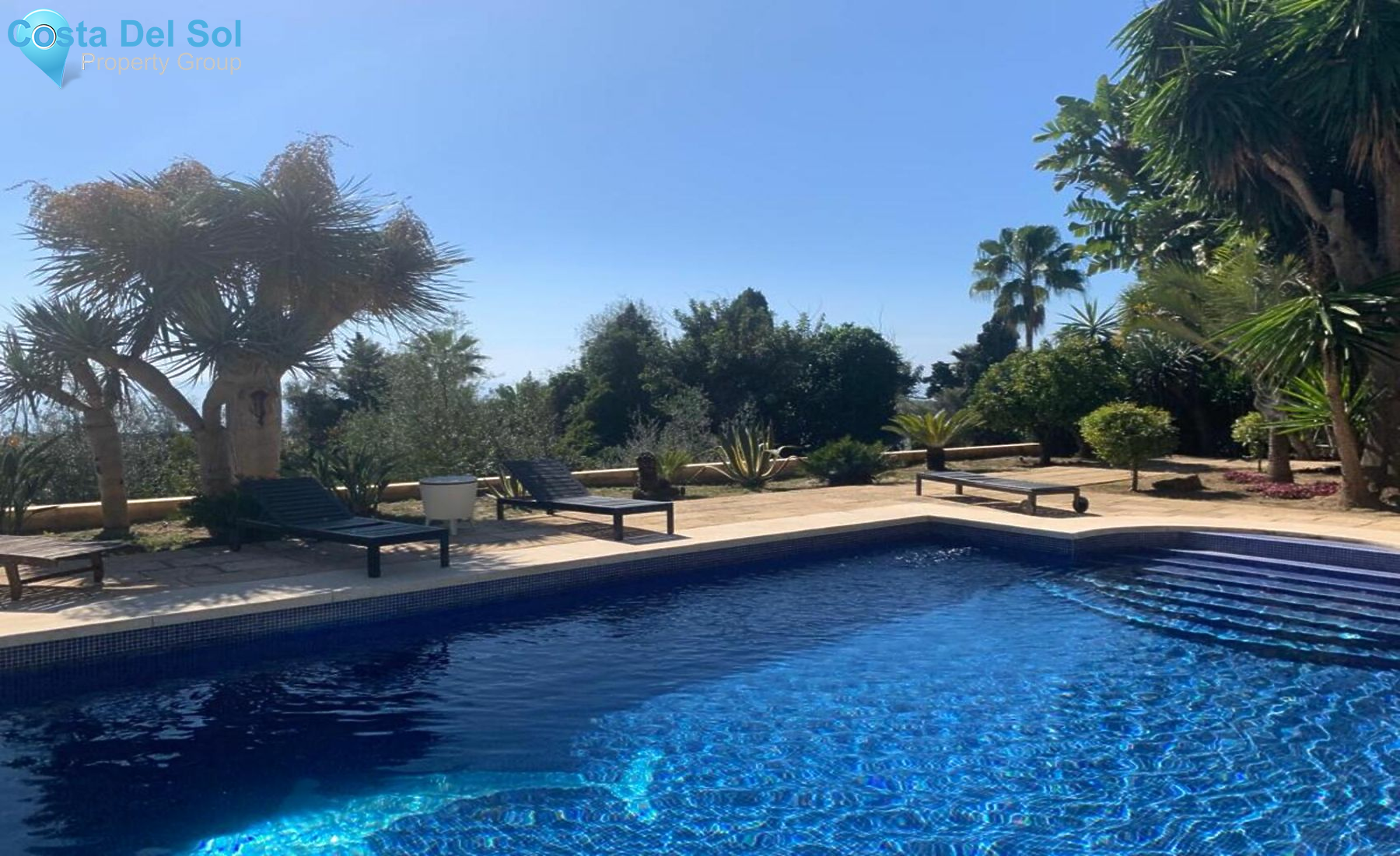 Detached Villa in The Golden Mile-1171057