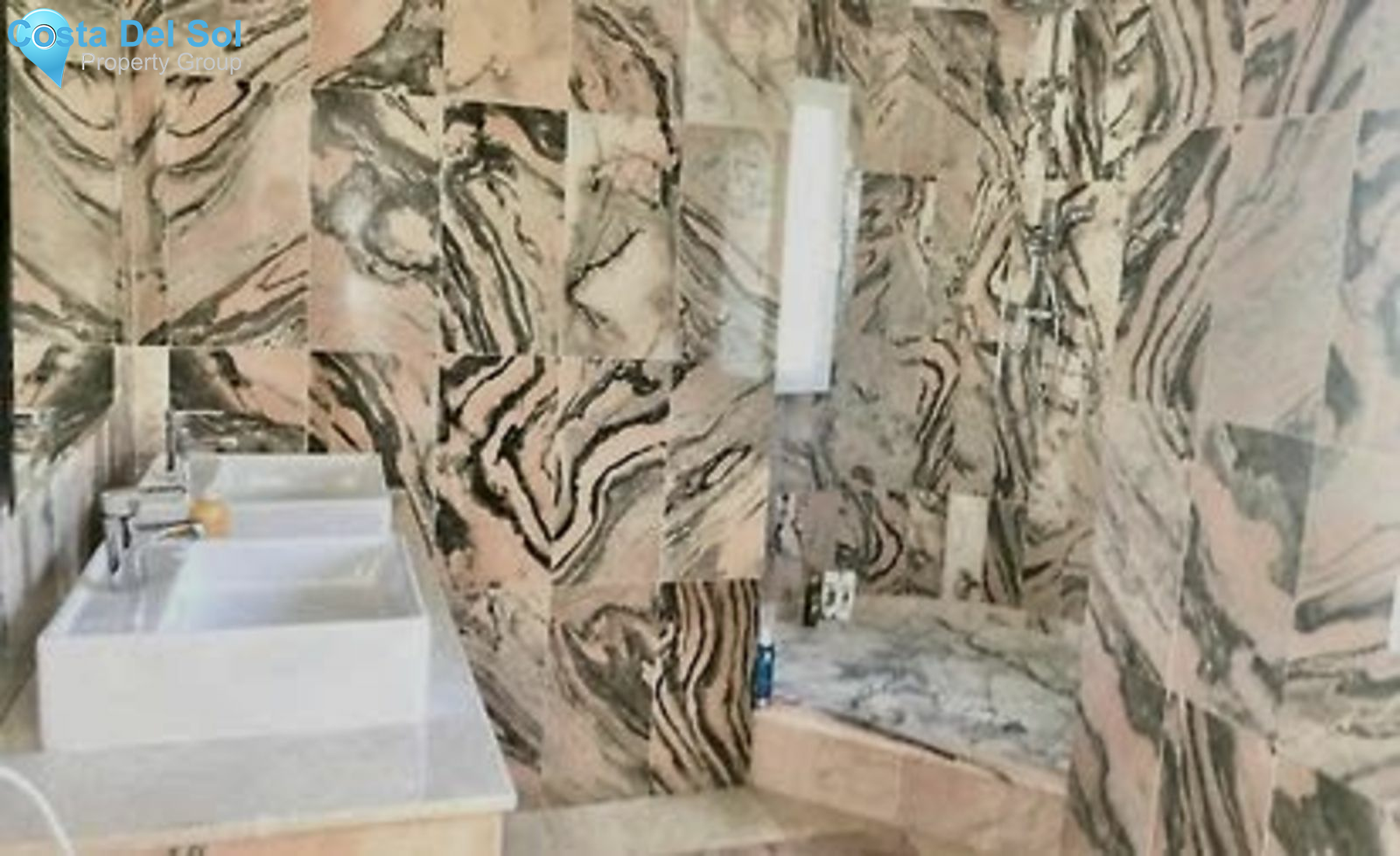 Detached Villa in The Golden Mile-1171043