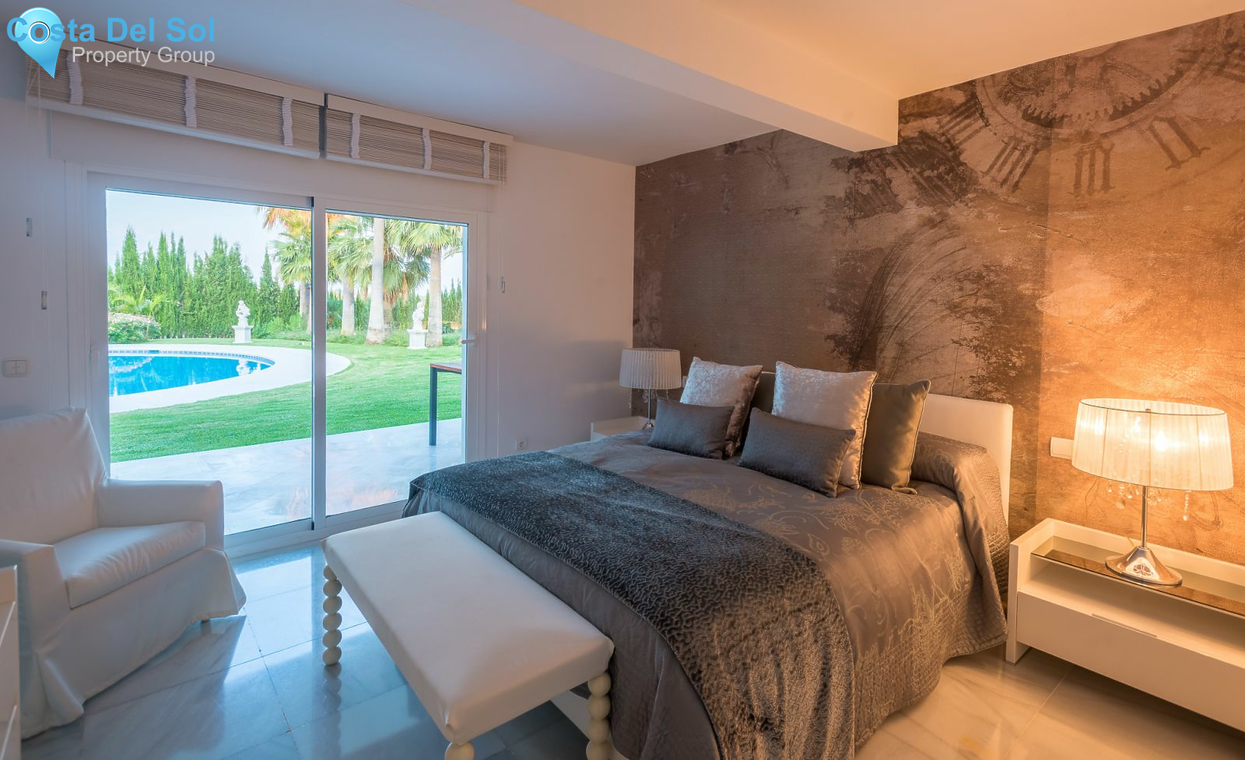 Detached Villa in The Golden Mile-1205399