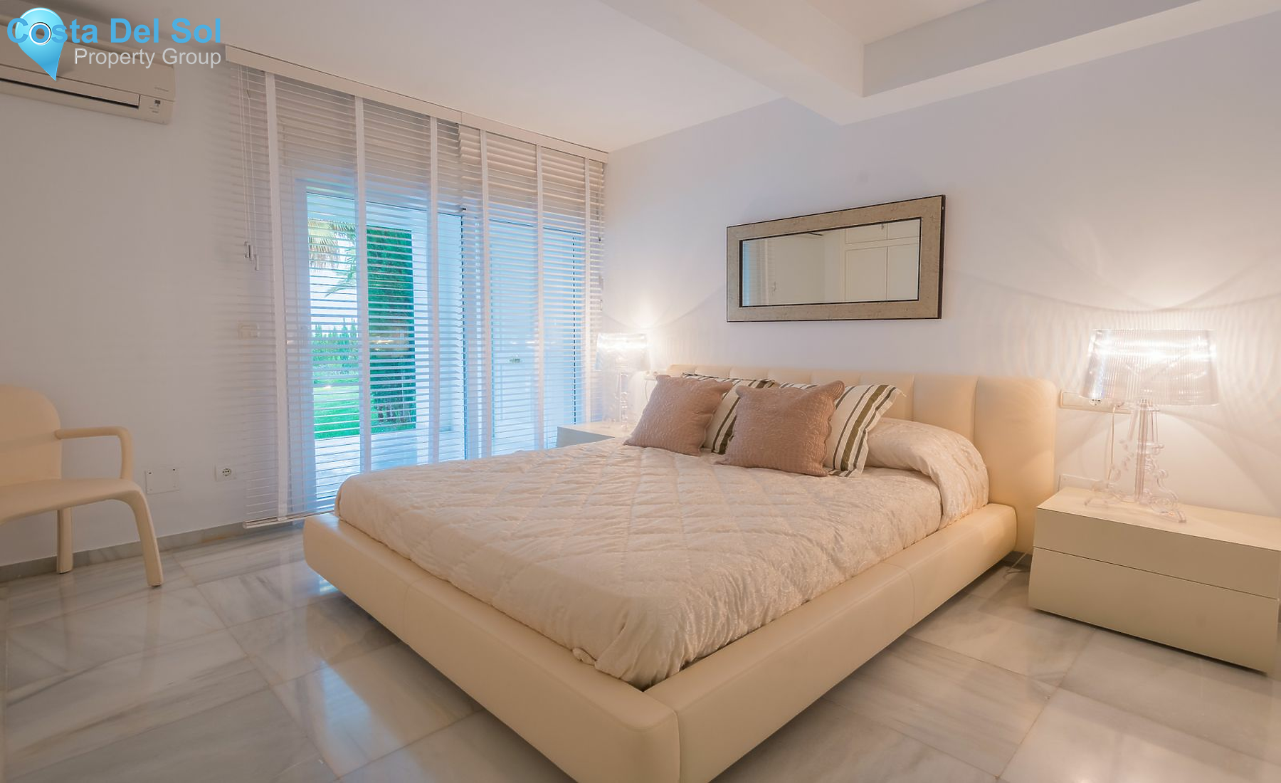 Detached Villa in The Golden Mile-1205400