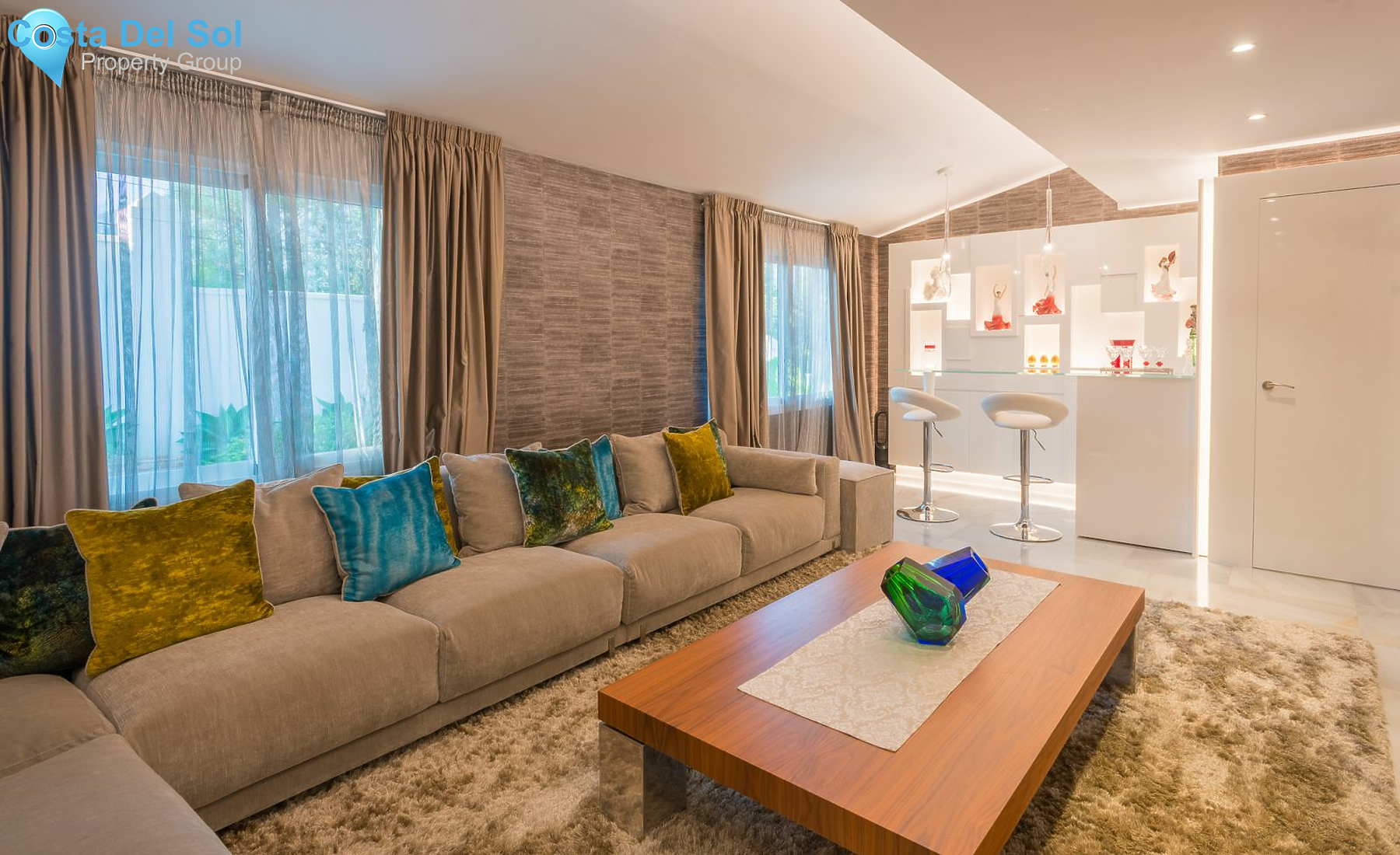 Detached Villa in The Golden Mile-1205404