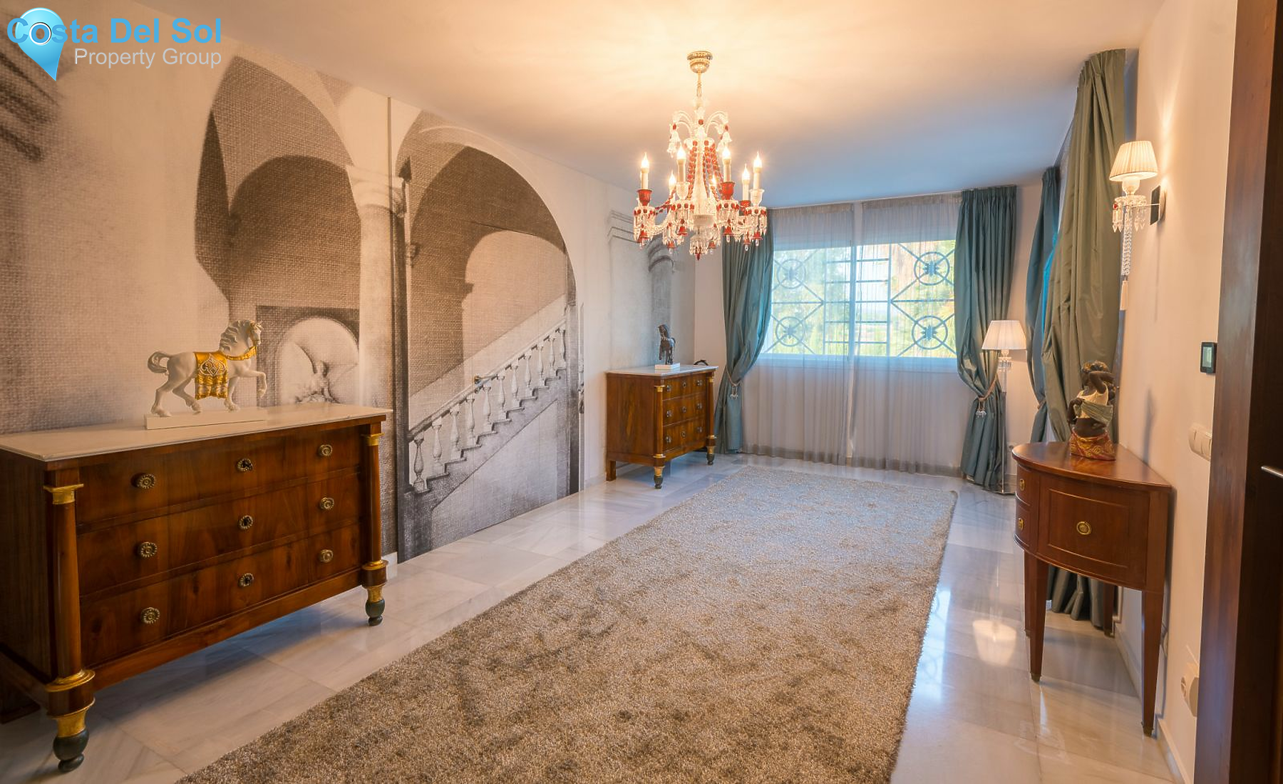 Detached Villa in The Golden Mile-1205405