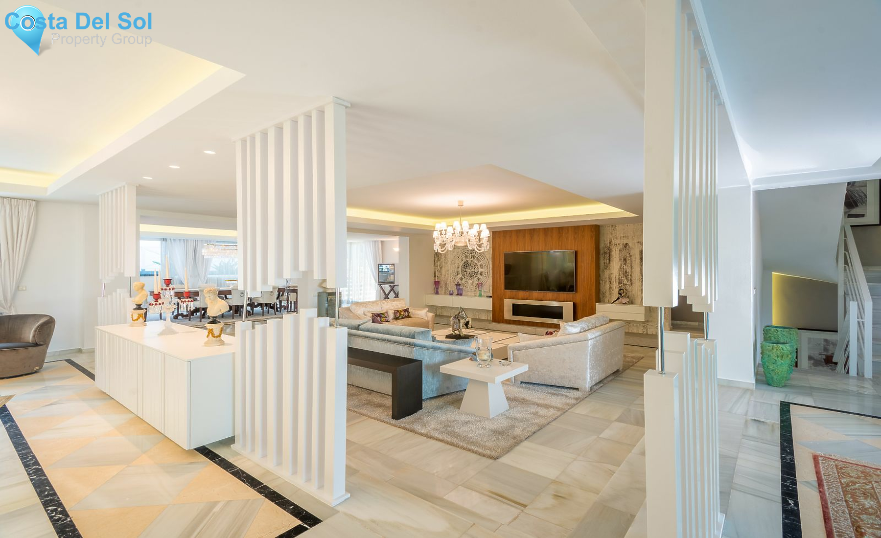 Detached Villa in The Golden Mile-1205394