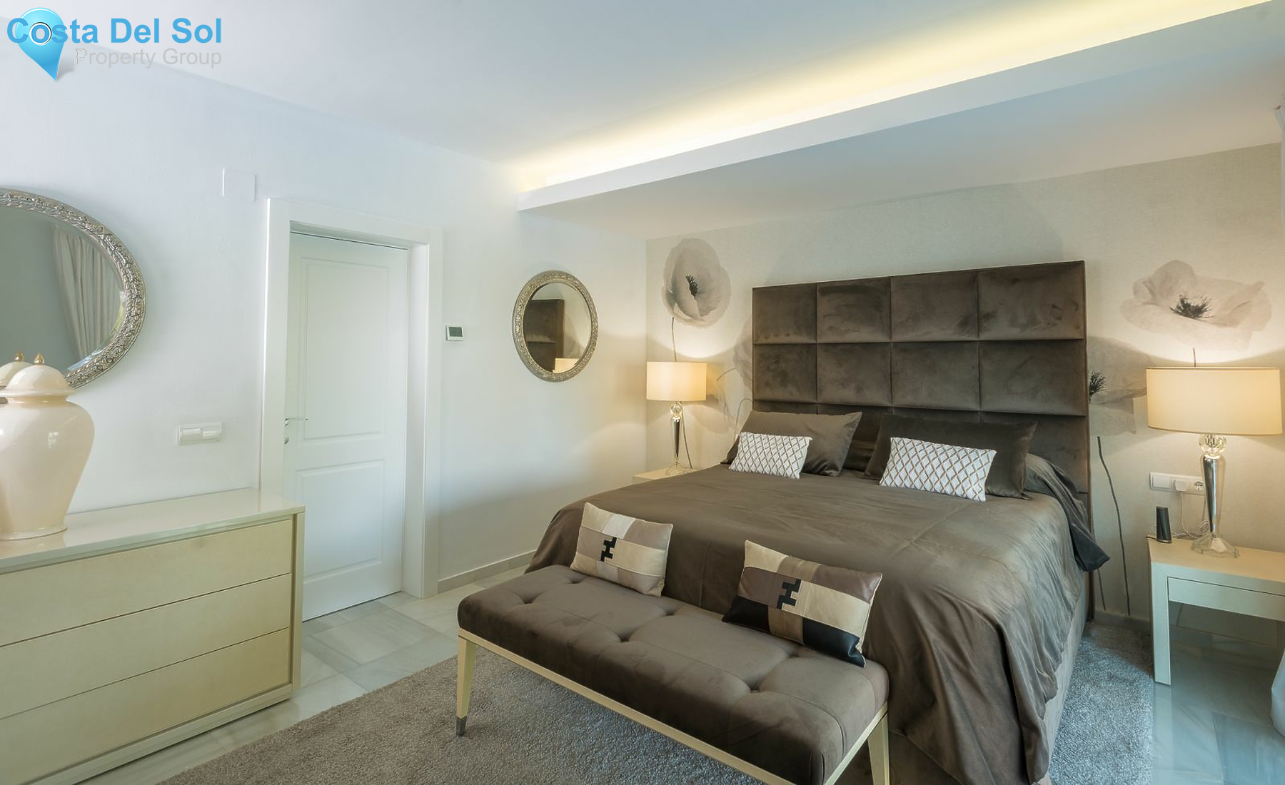 Detached Villa in The Golden Mile-1205396