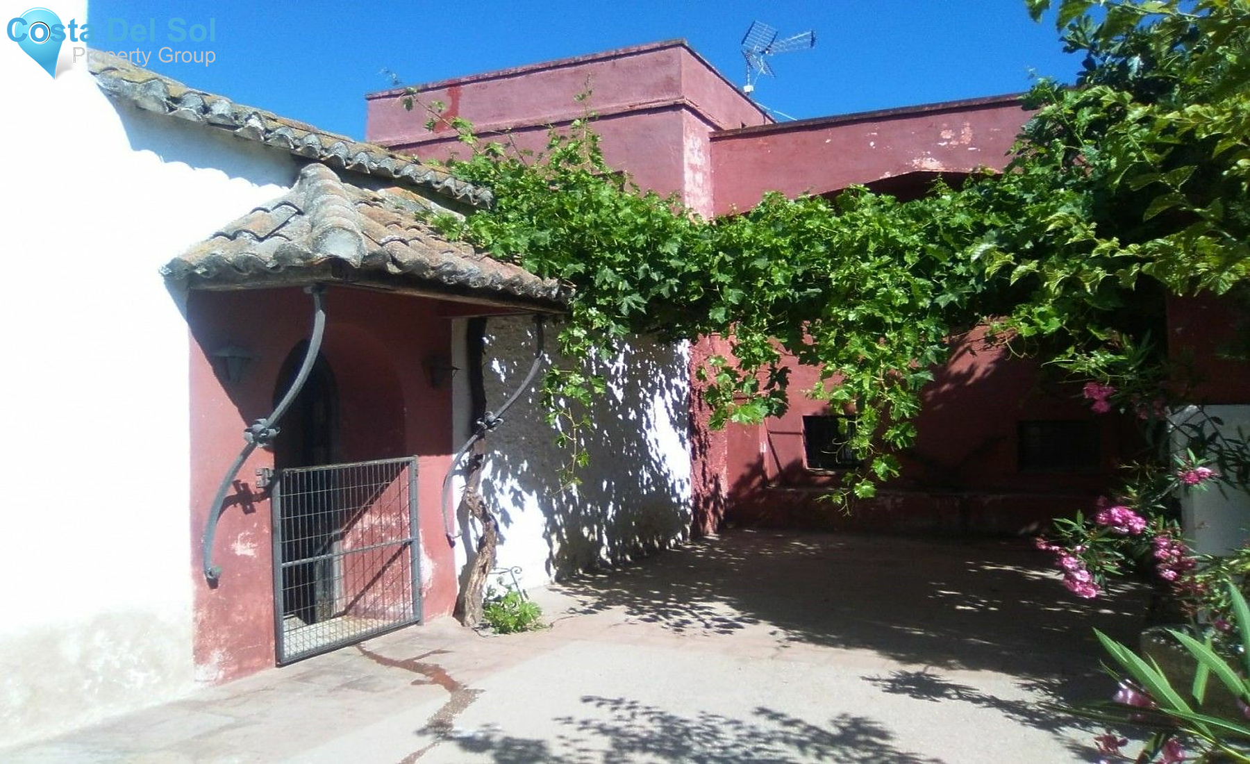 Finca - Cortijo in Alcaucín-1155244