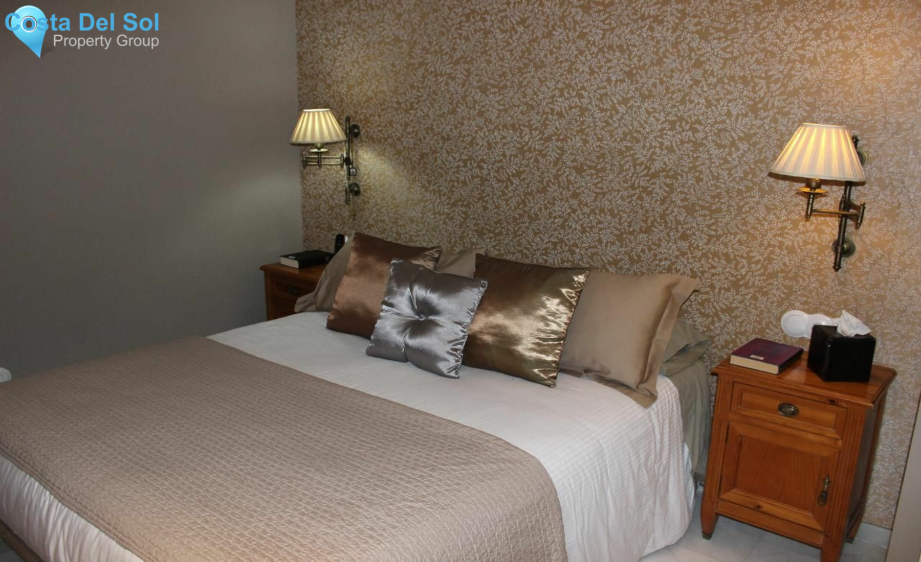 Townhouse in San Pedro de Alcántara-1218086