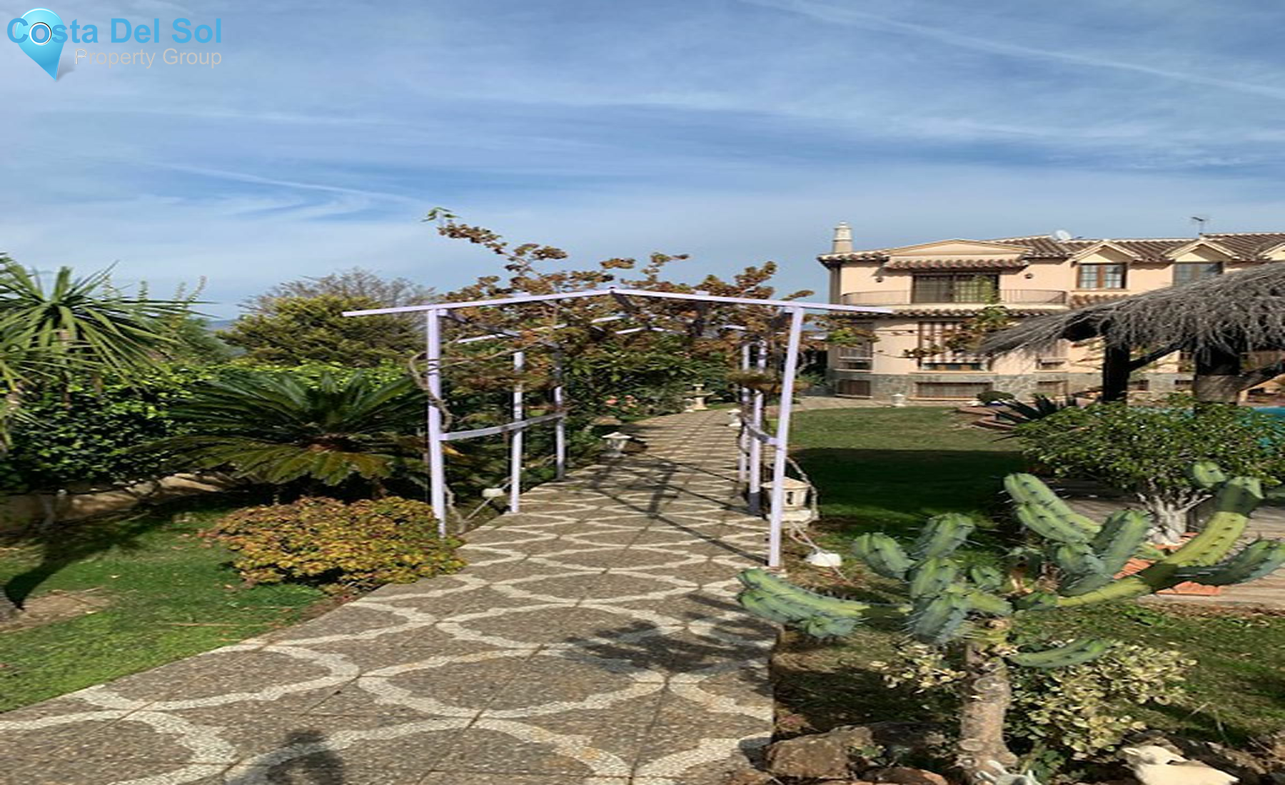 Detached Villa in Alhaurín de la Torre-1176349