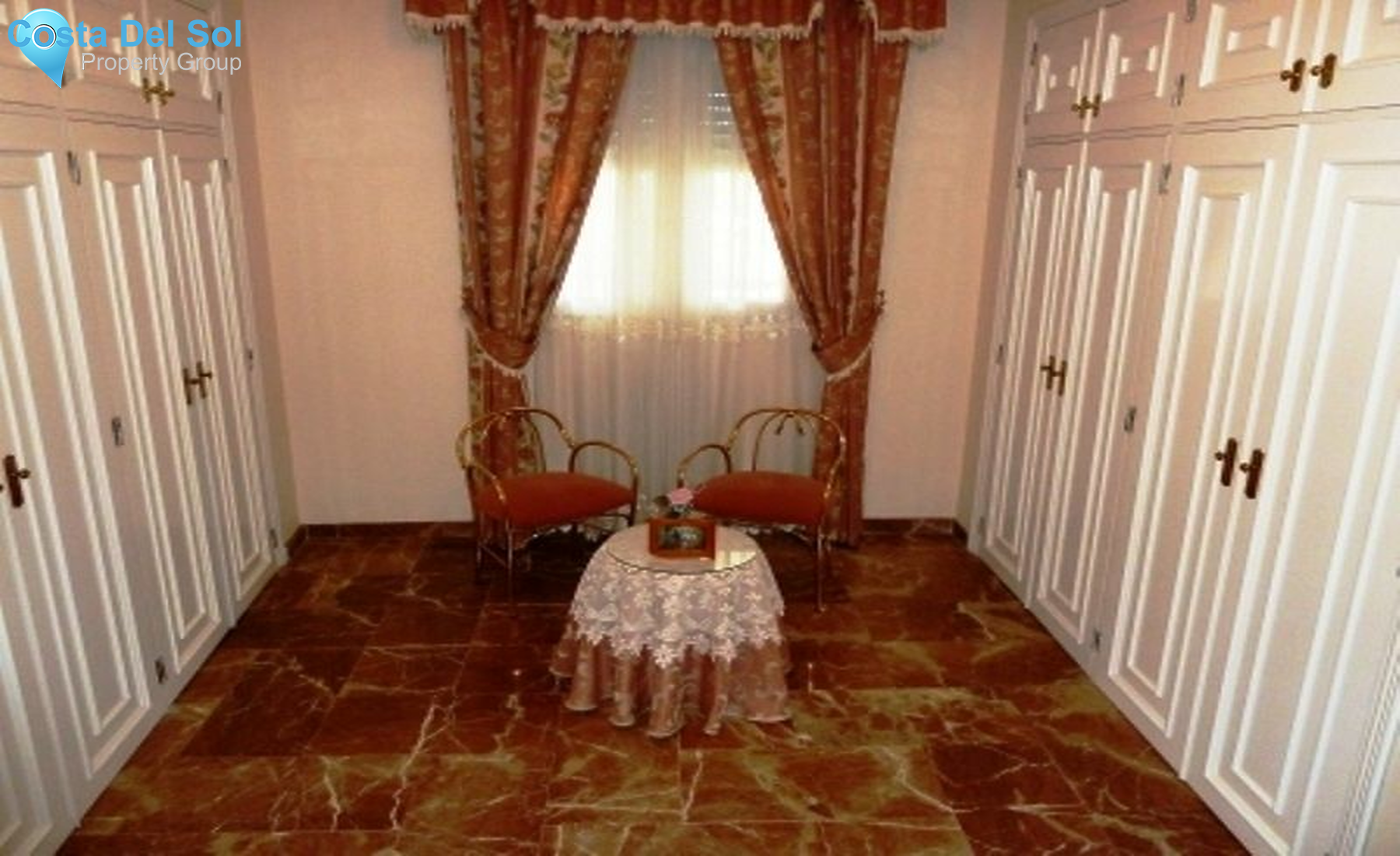 Detached Villa in Alhaurín de la Torre-1221381