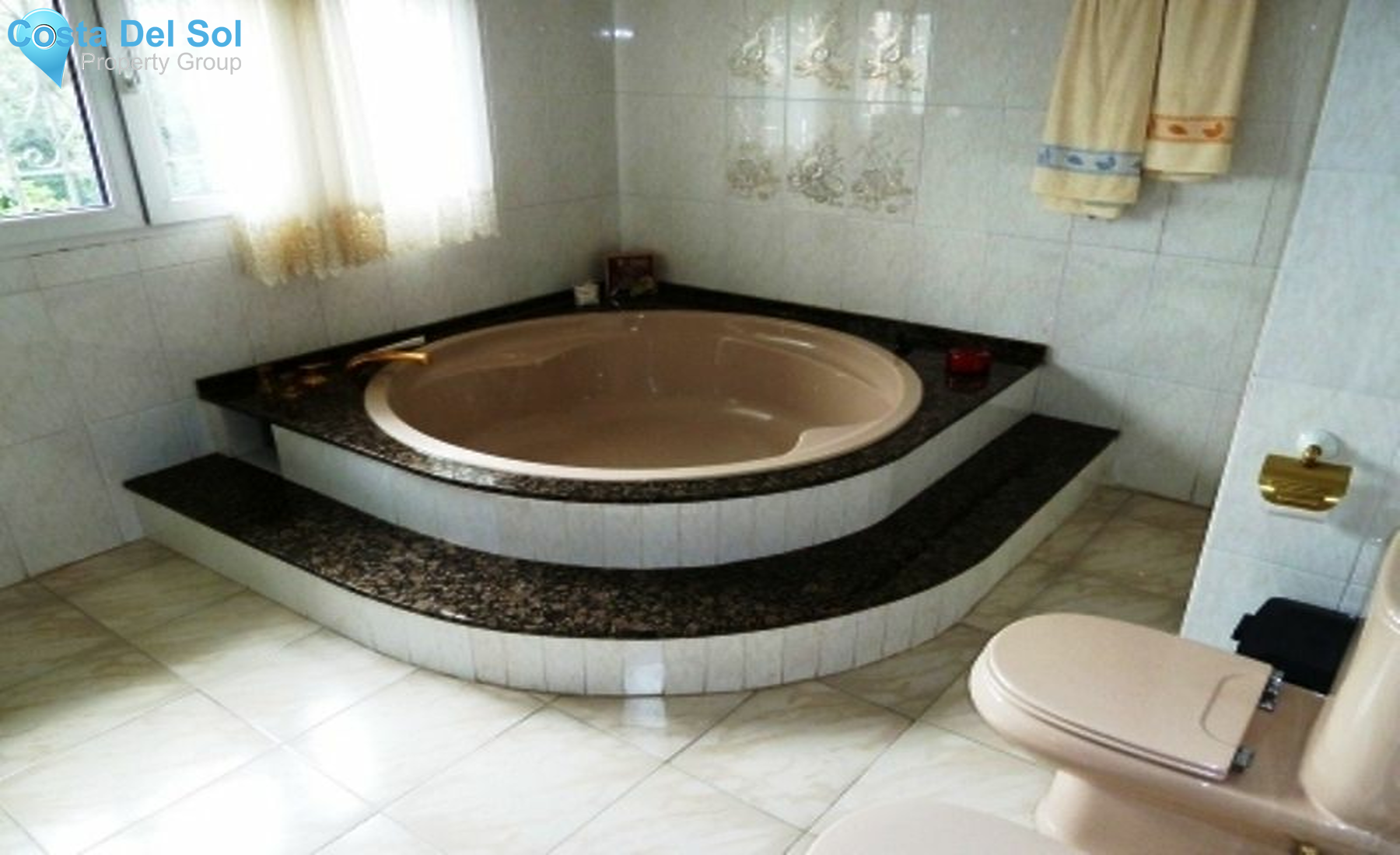 Detached Villa in Alhaurín de la Torre-1221384