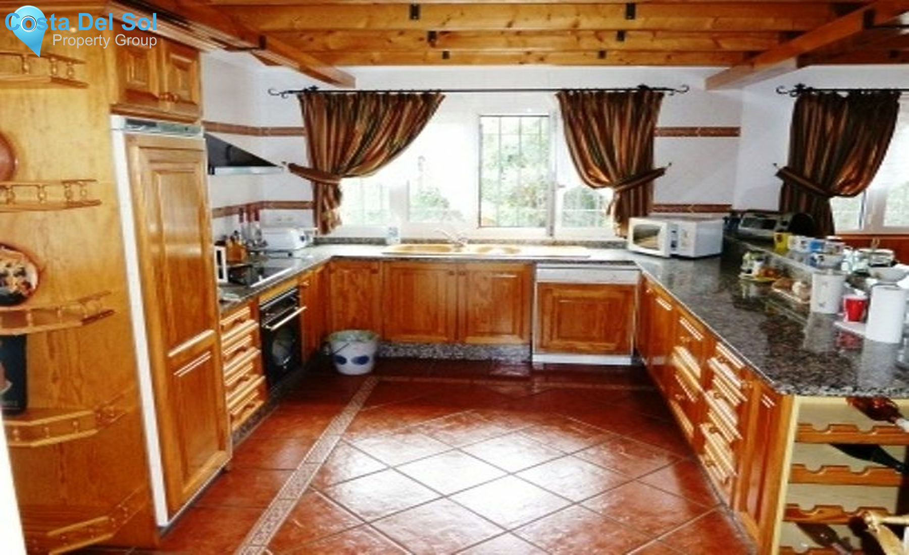 Detached Villa in Alhaurín de la Torre-1221370