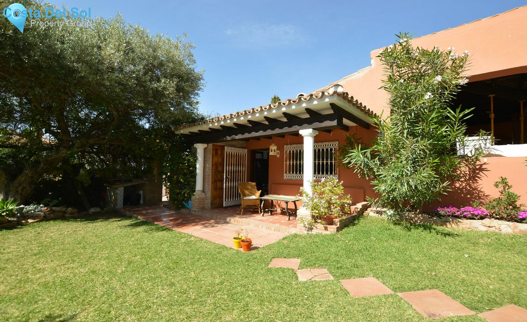 Detached Villa in Alhaurín el Grande-1145920