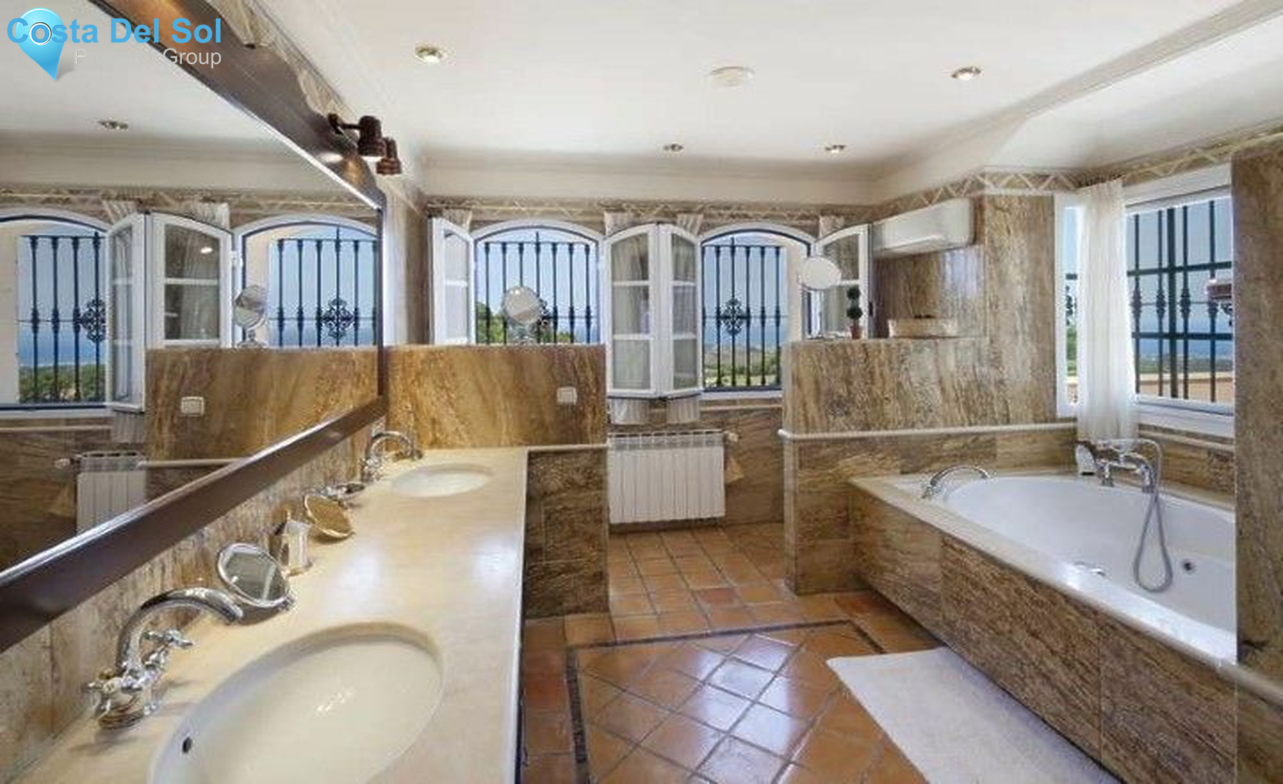 Detached Villa in Altos de los Monteros-1546084