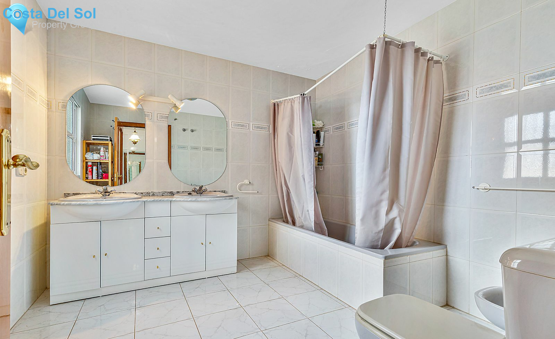 Detached Villa in El Coto-1200013