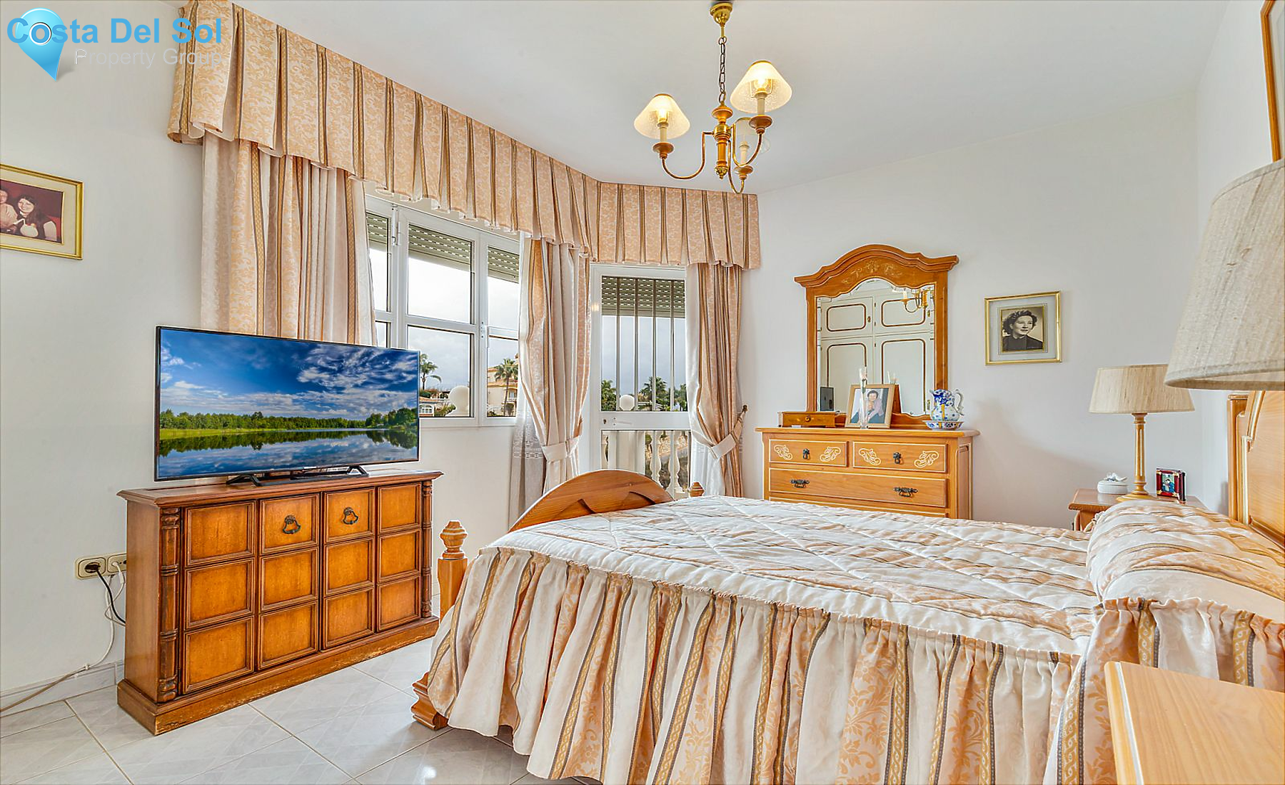 Detached Villa in El Coto-1200006