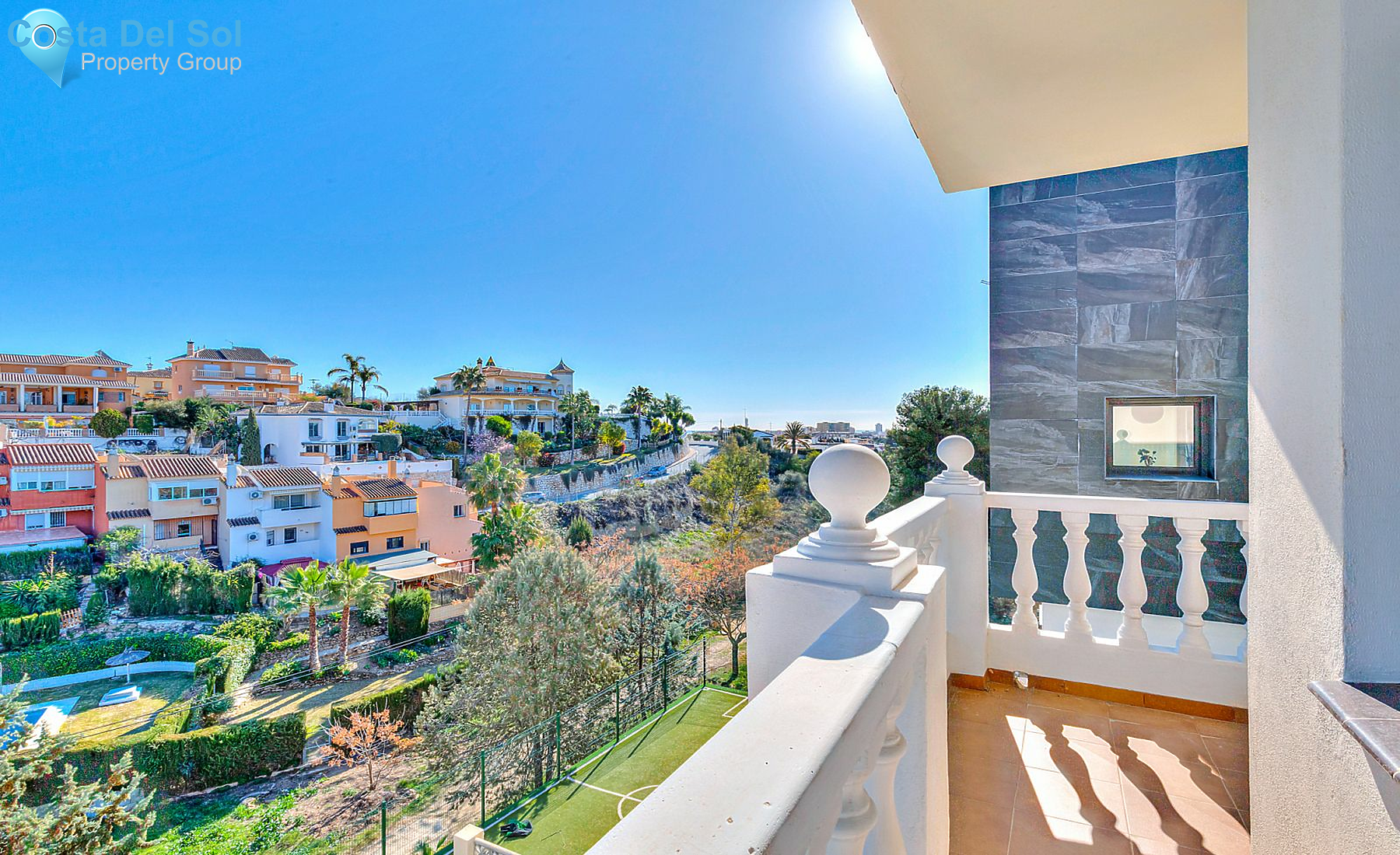 Detached Villa in El Coto-1200008