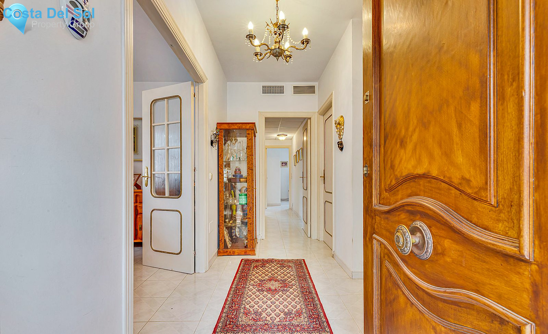 Detached Villa in El Coto-1200010