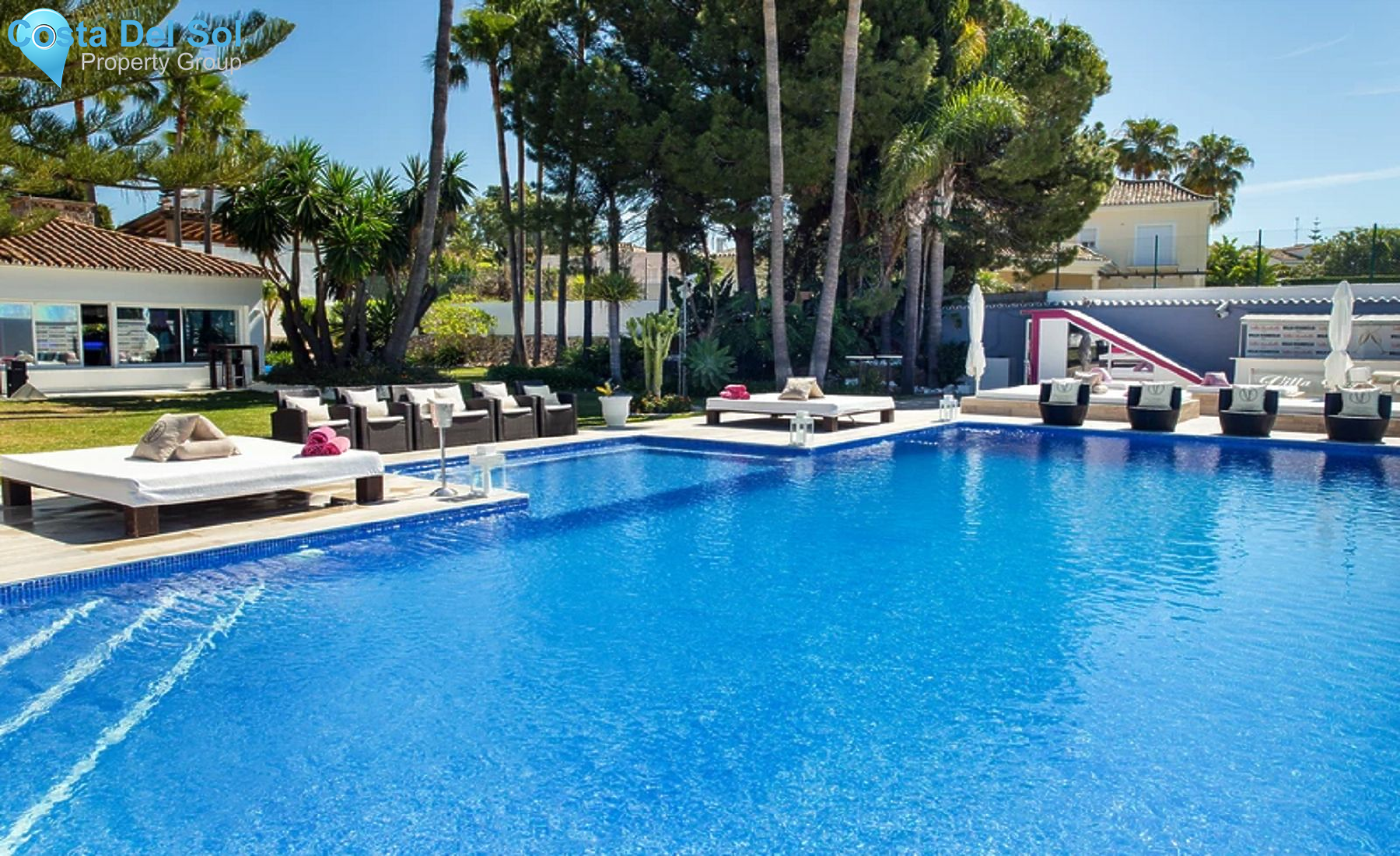 Detached Villa in Elviria-1207149