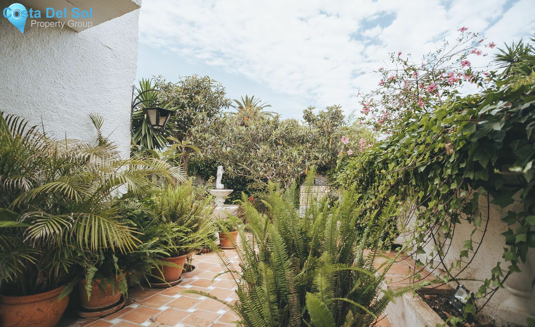 Detached Villa in Marbella-1141125