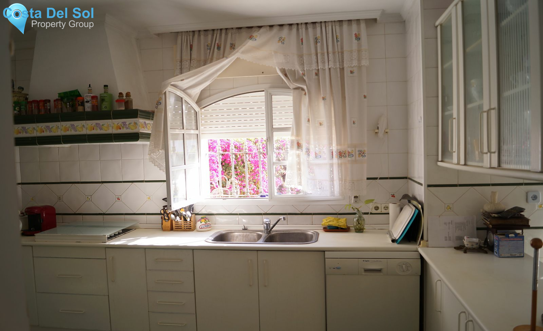 Detached Villa in Marbella-1200094