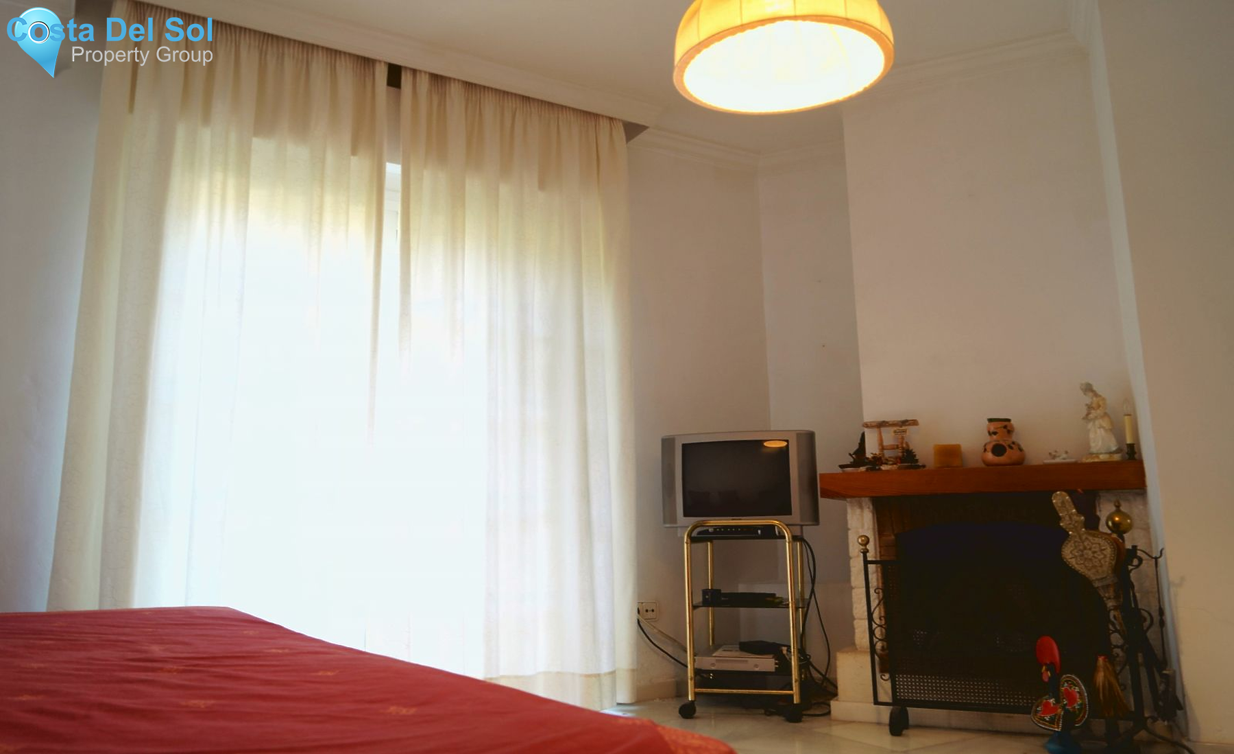 Detached Villa in Marbella-1200100