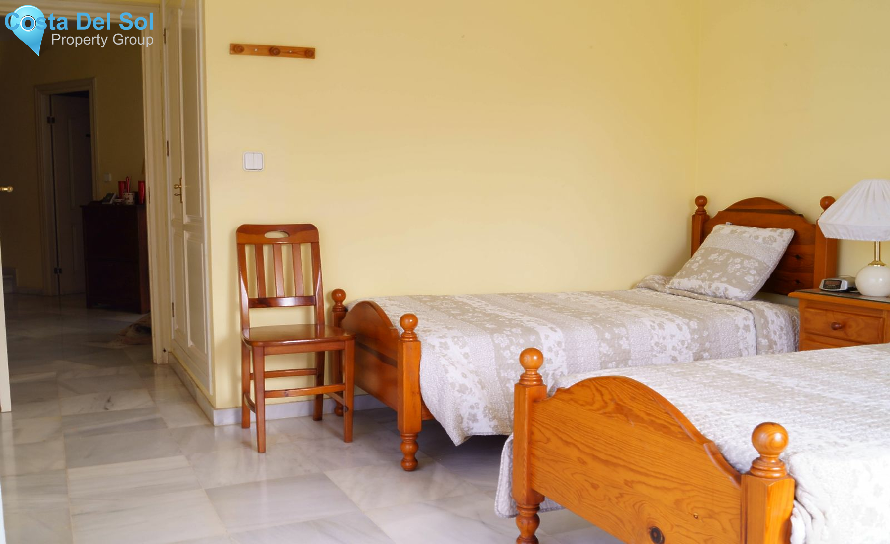 Detached Villa in Marbella-1200102