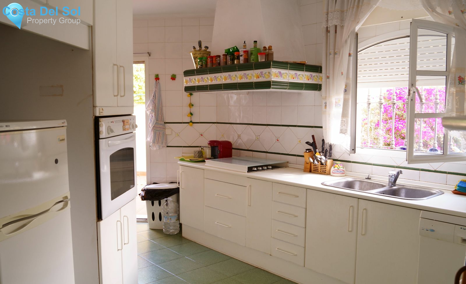 Detached Villa in Marbella-1200092