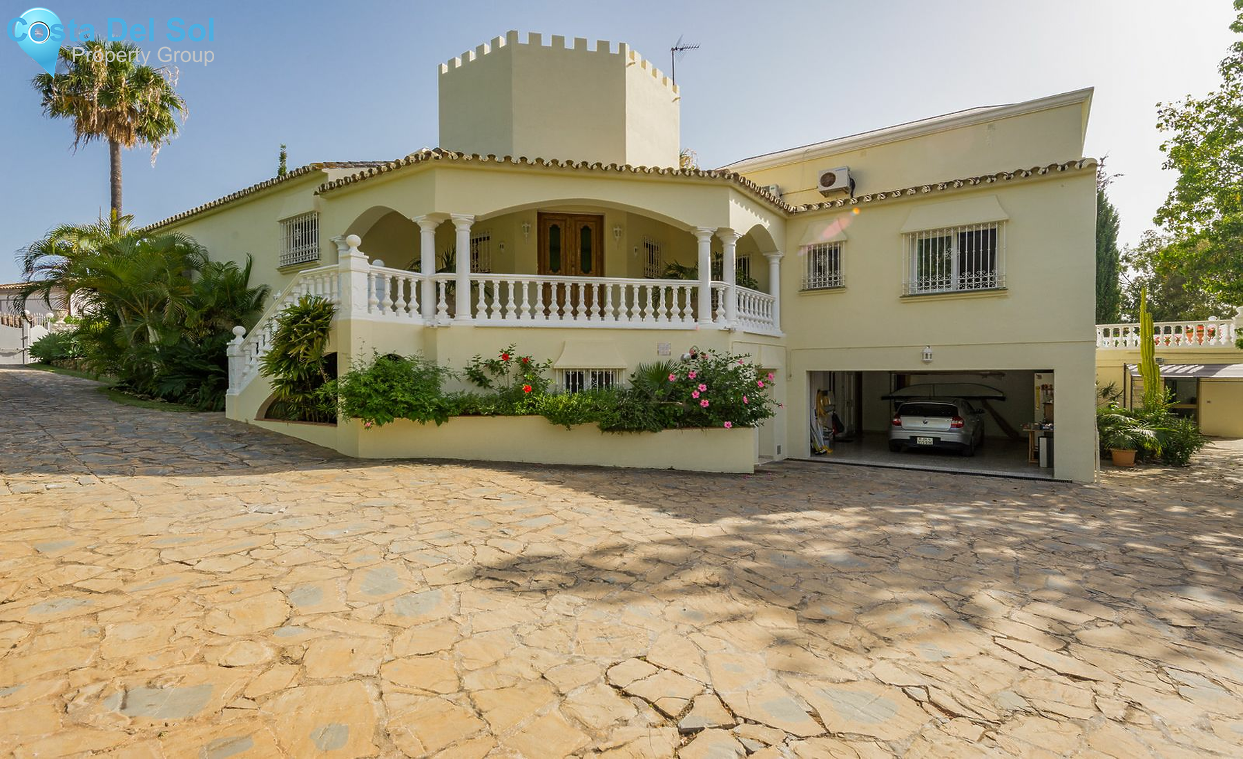 Detached Villa in Marbella-1201746