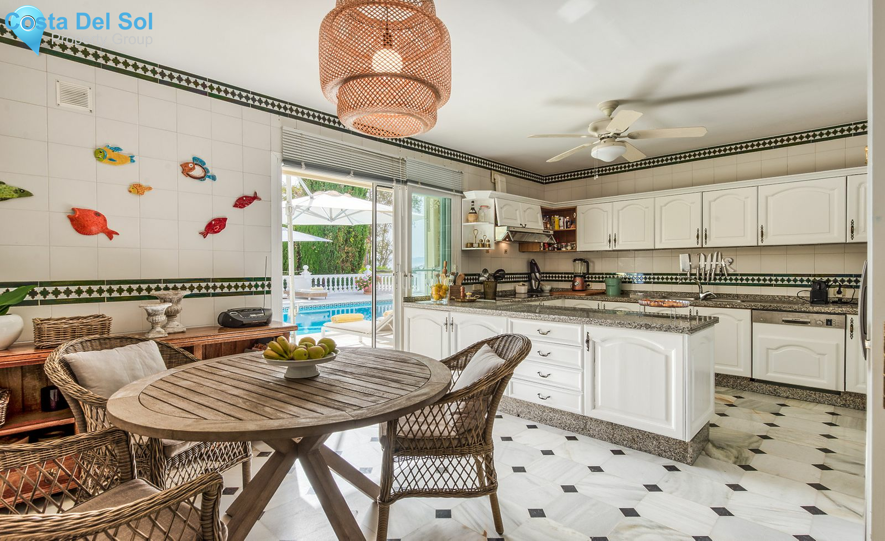 Detached Villa in Marbella-1201730