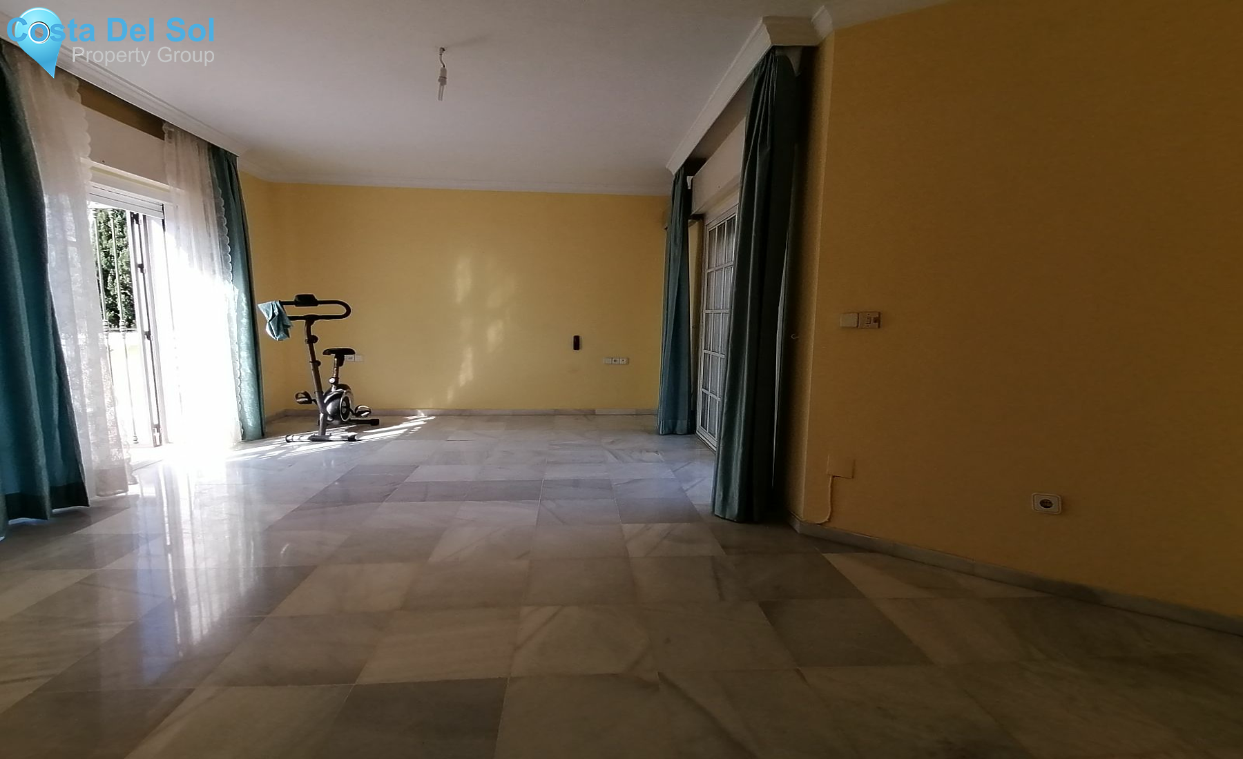 Detached Villa in Marbella-1521025