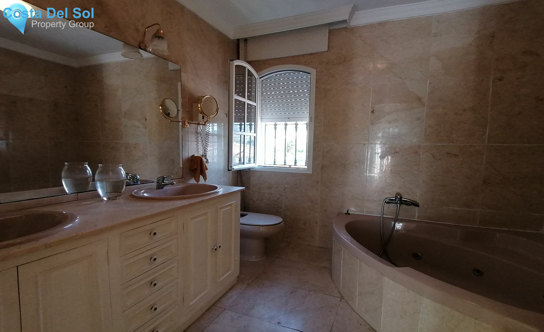 Detached Villa in Marbella-1521031