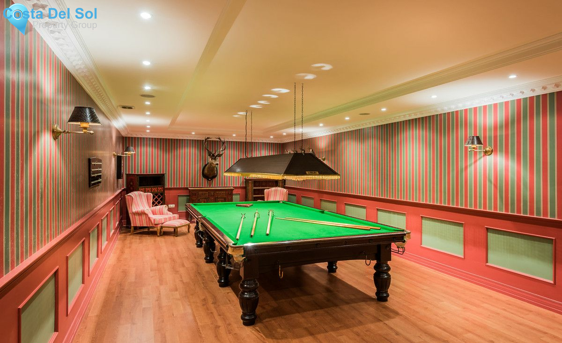 Detached Villa in Nueva Andalucía-1134311