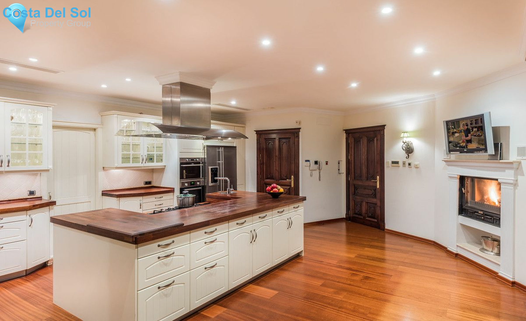 Detached Villa in Nueva Andalucía-1134303