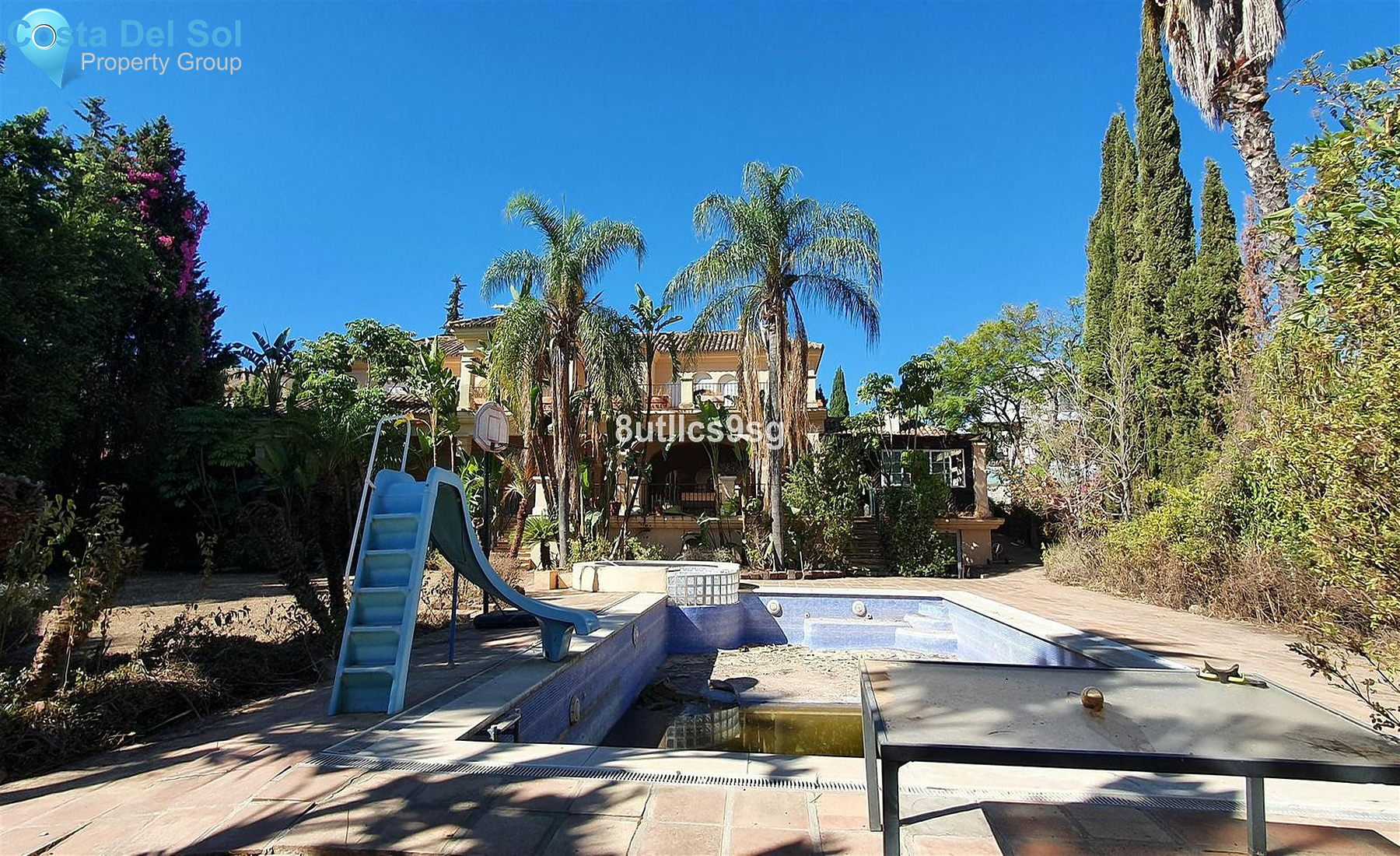 Detached Villa in Nueva Andalucía-1554076