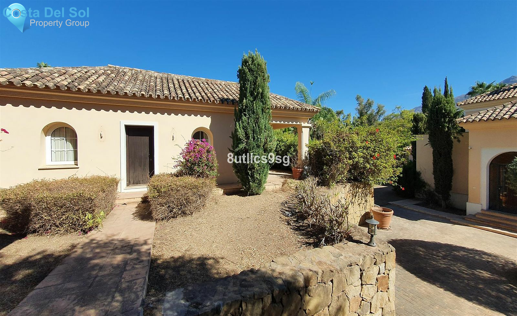 Detached Villa in Nueva Andalucía-1554077