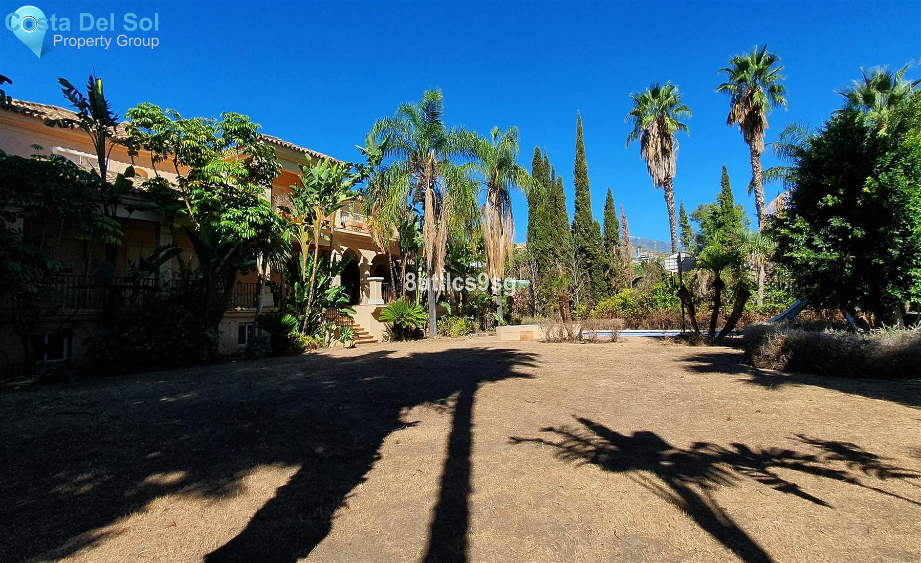 Detached Villa in Nueva Andalucía-1554074