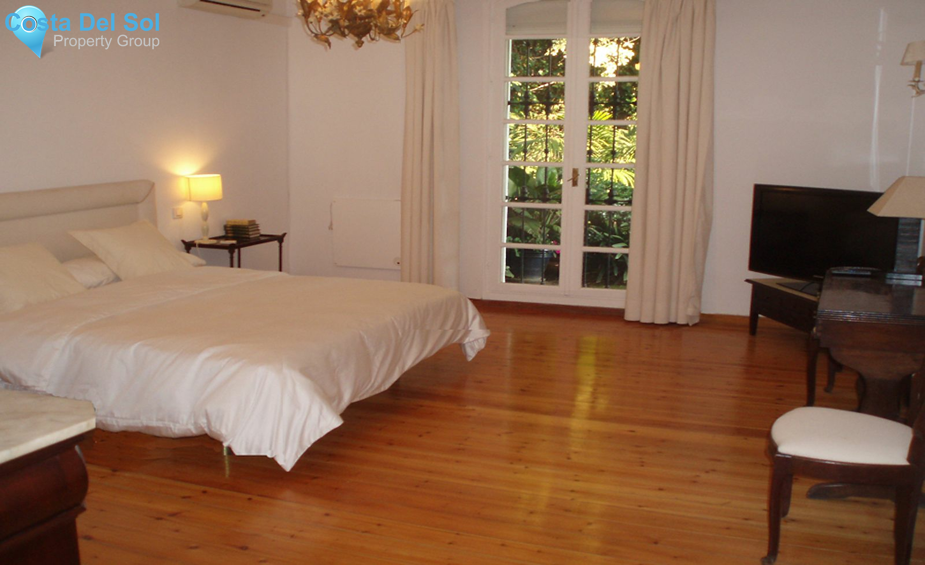 Detached Villa in The Golden Mile-1151907