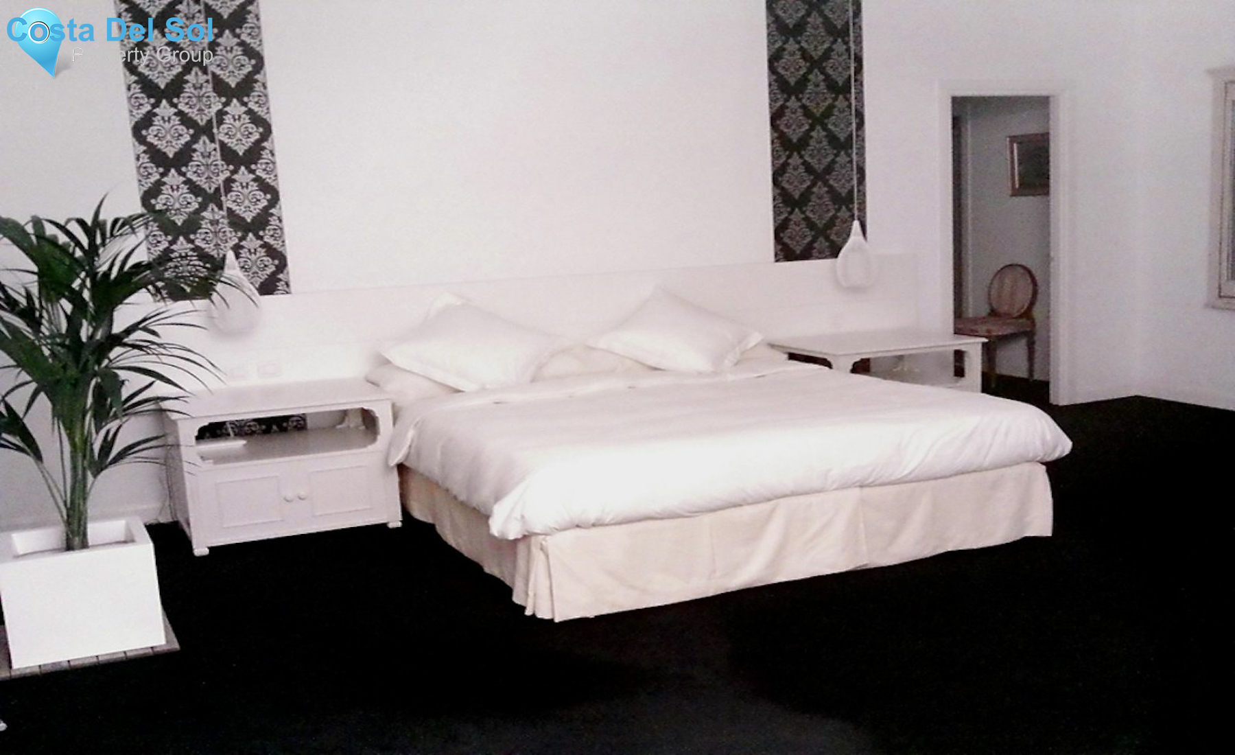 Detached Villa in The Golden Mile-1151908