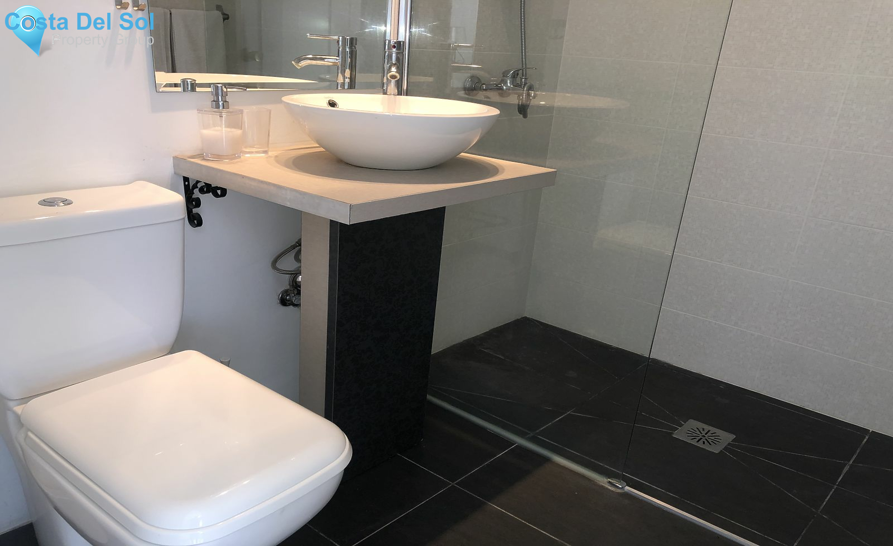 Detached Villa in The Golden Mile-1151910