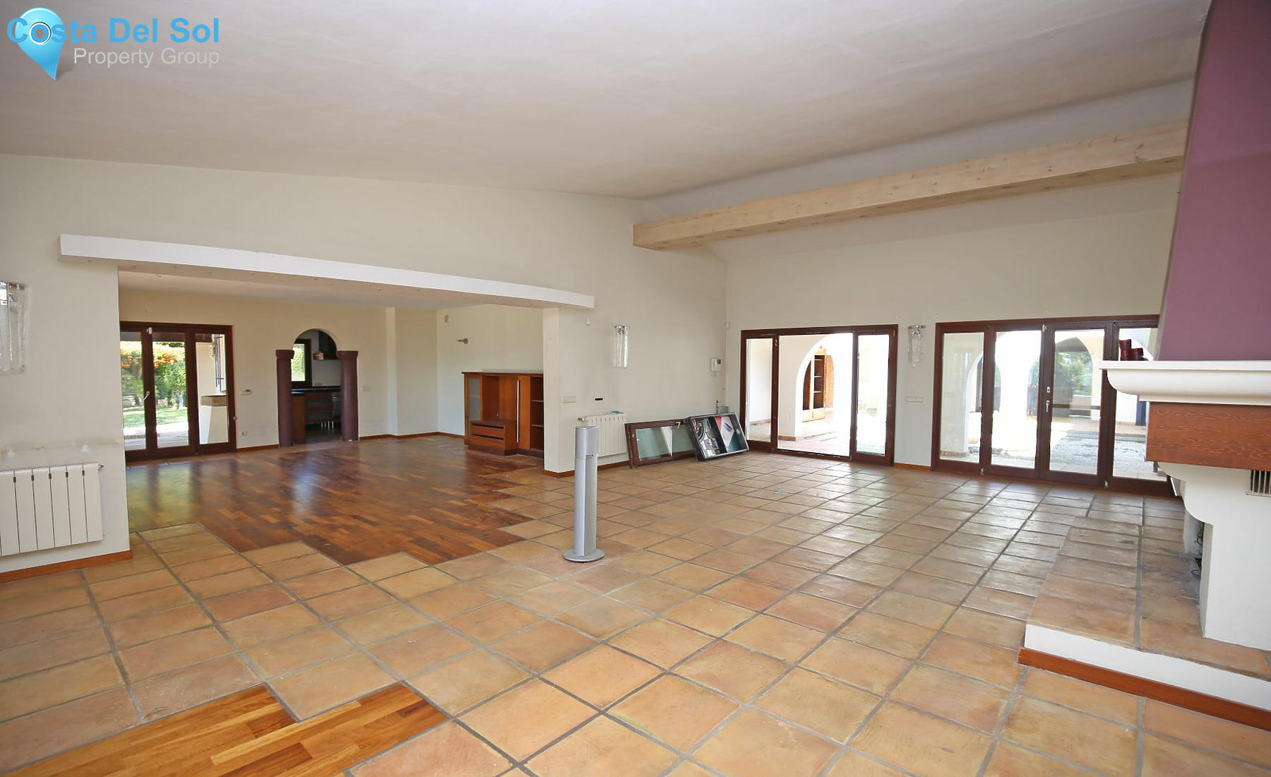 Detached Villa in The Golden Mile-1227642