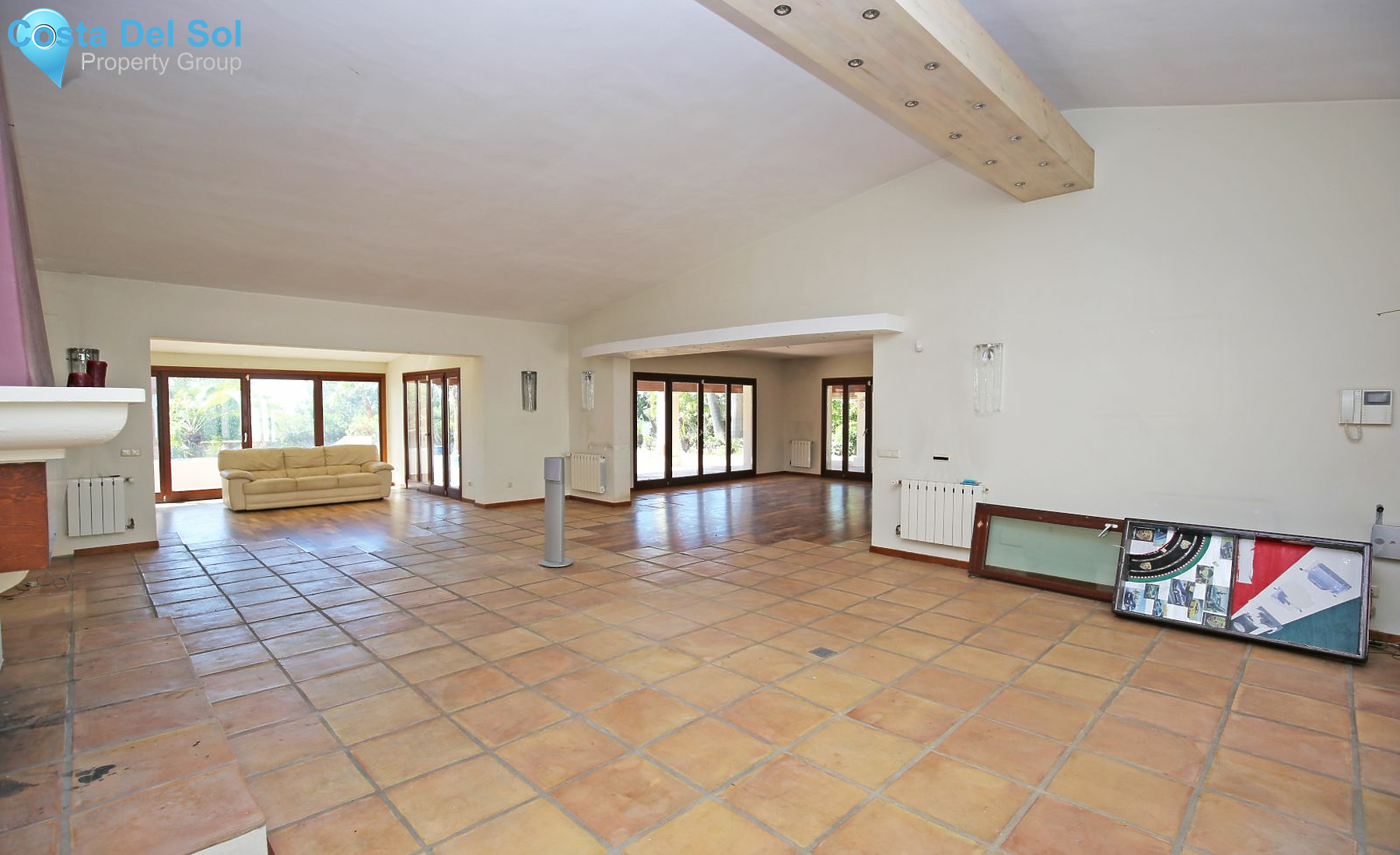 Detached Villa in The Golden Mile-1227646