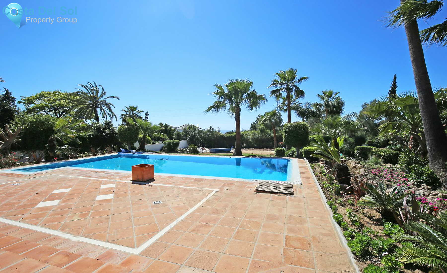 Detached Villa in The Golden Mile-1227647