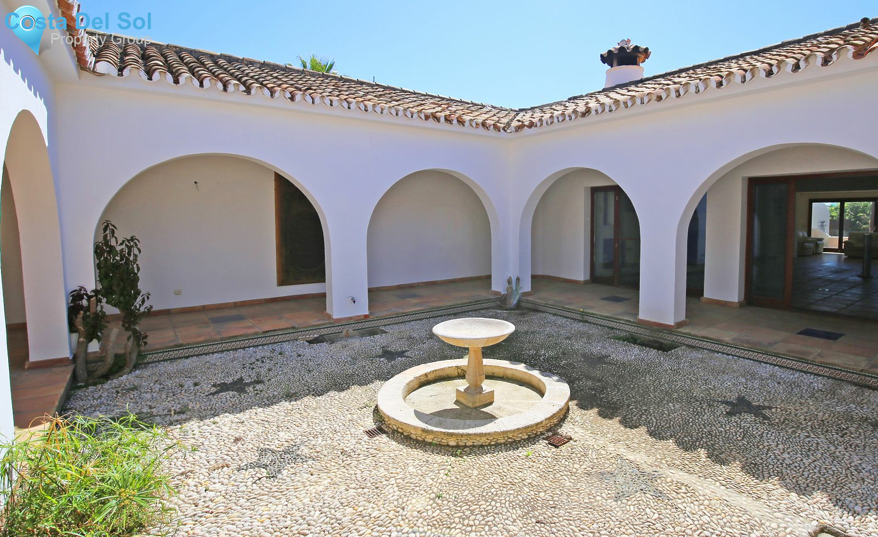 Detached Villa in The Golden Mile-1227634