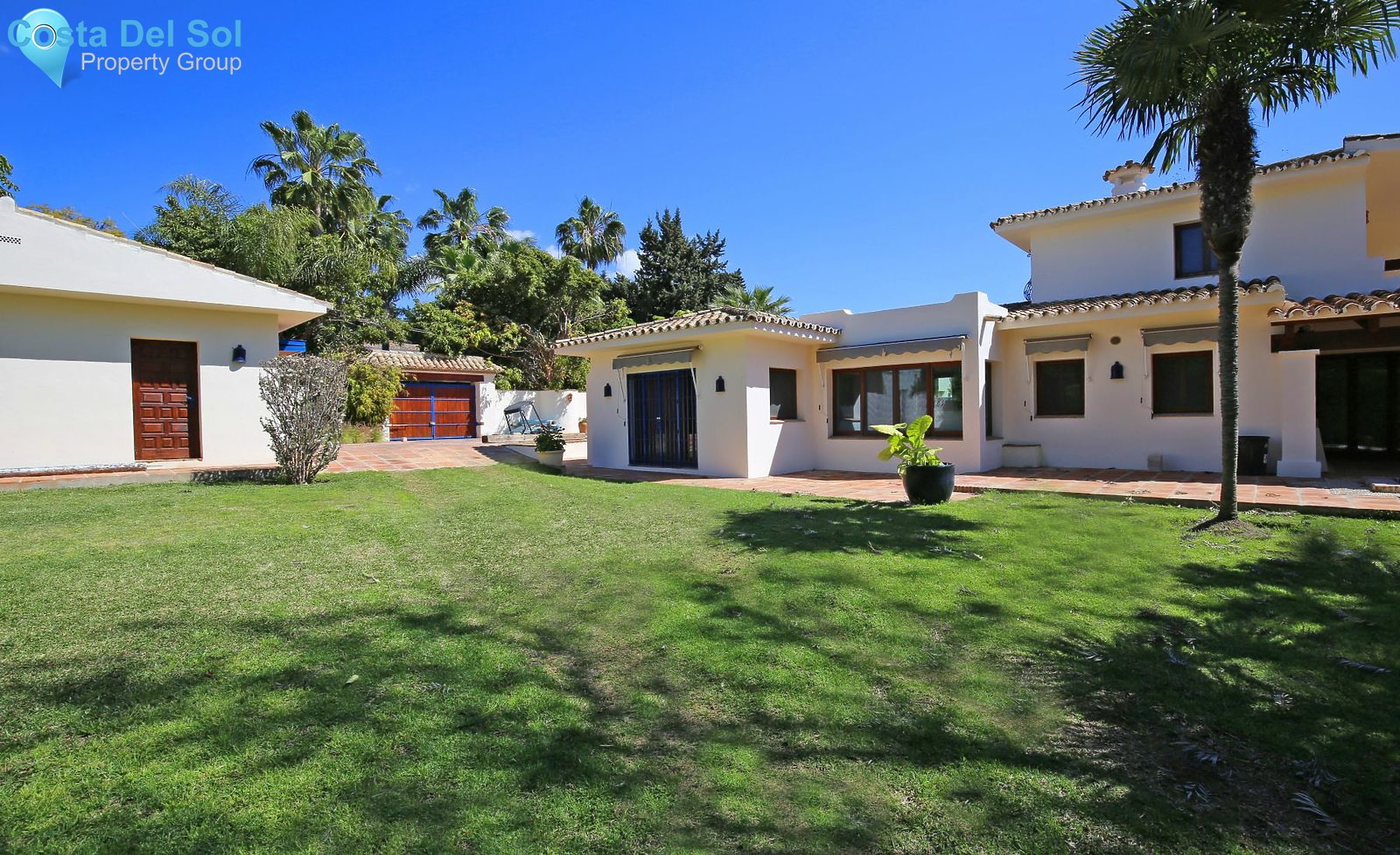 Detached Villa in The Golden Mile-1227638