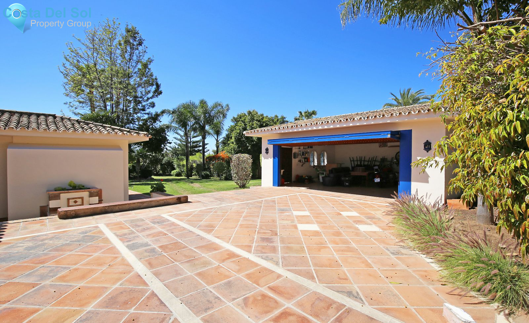 Detached Villa in The Golden Mile-1227639